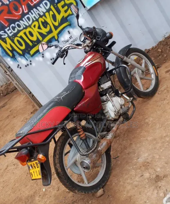 Bajaj Boxer 100 2023 Red