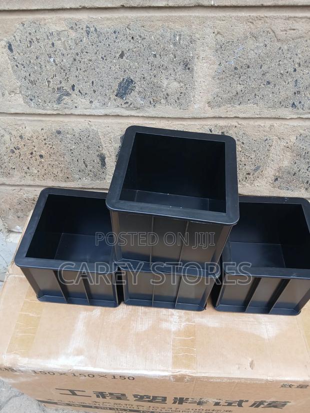 Quality Plastic Cube Moulds - thumbnail 3