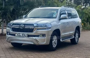 Toyota Land Cruiser 2010 Silver