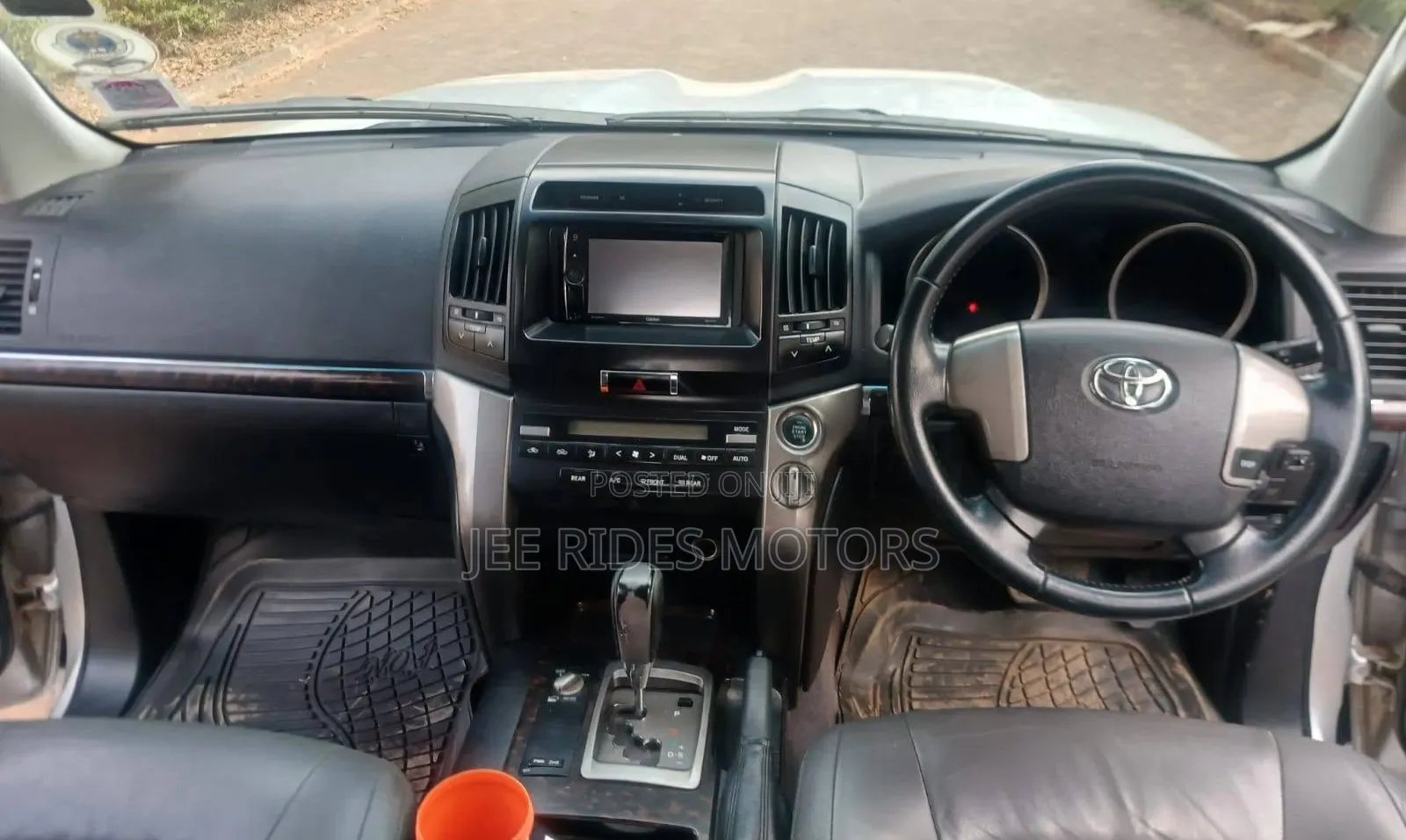 Toyota Land Cruiser 2010 Silver