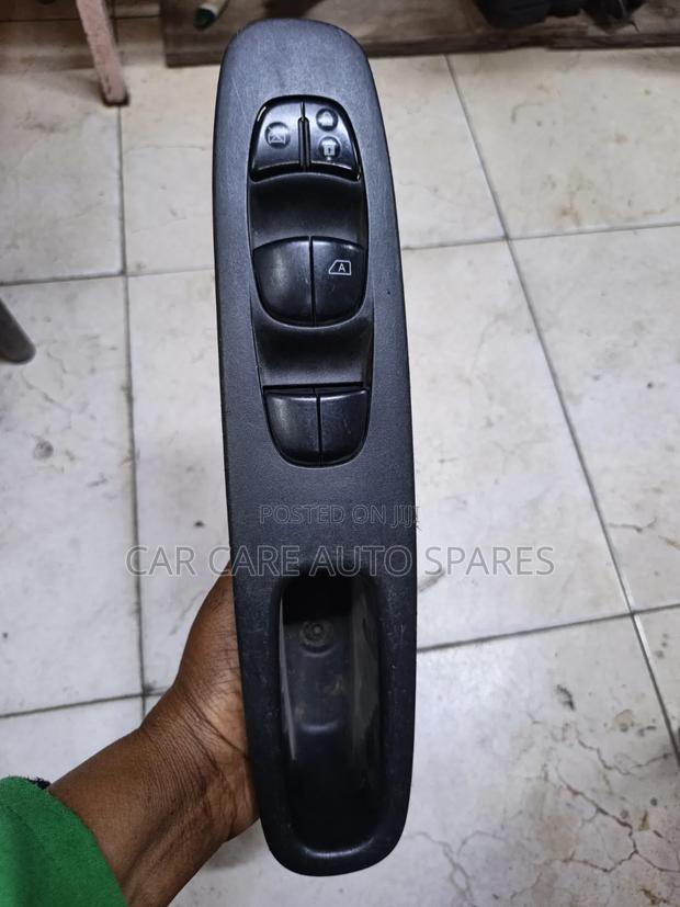 Main Switch Nissan Serena