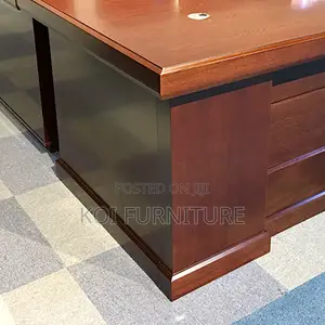 Office Desk : 1.6M Modern Executive Office Table