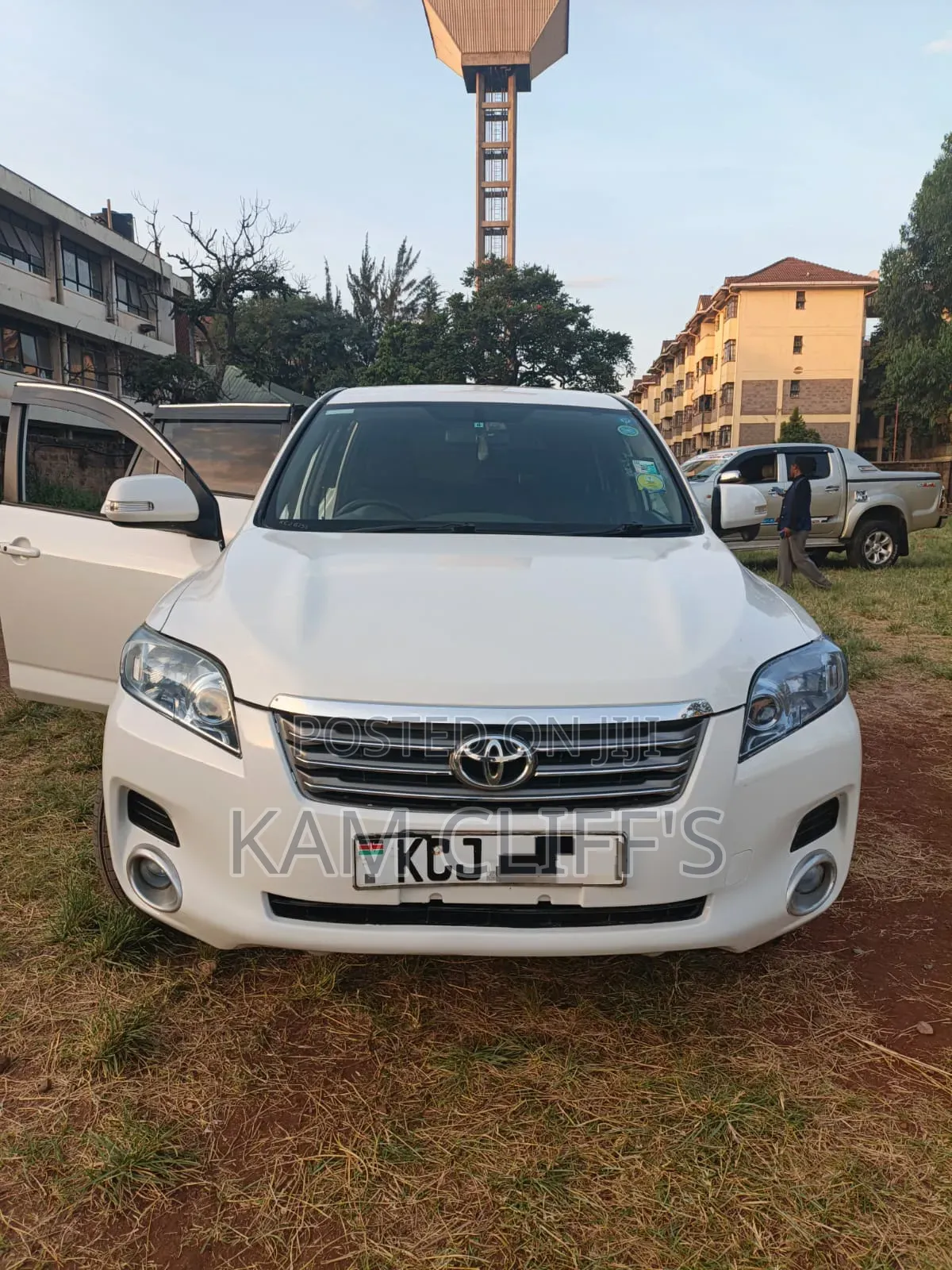 Toyota Vanguard 2010 White