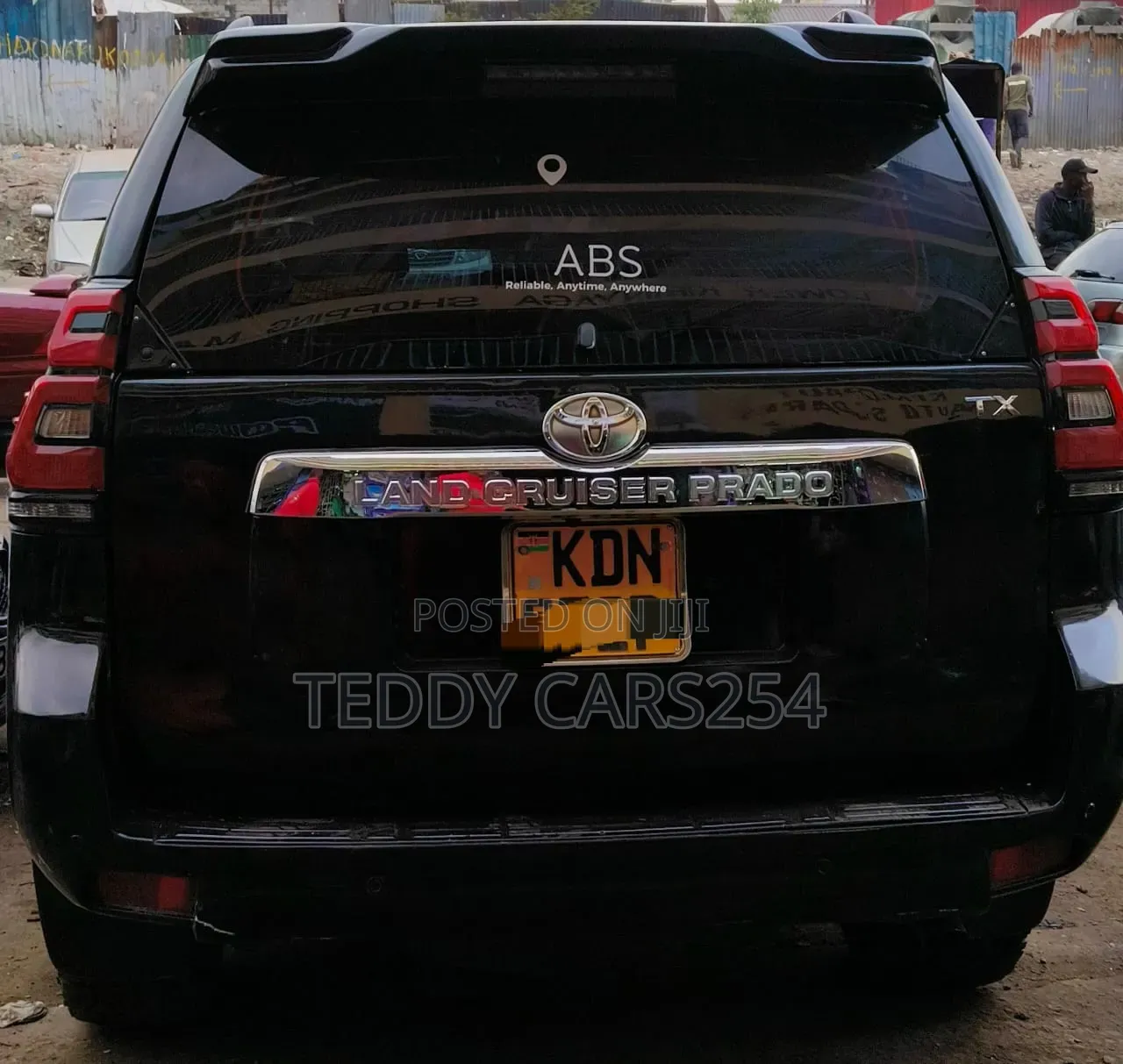 Toyota Vitz 2012 Silver