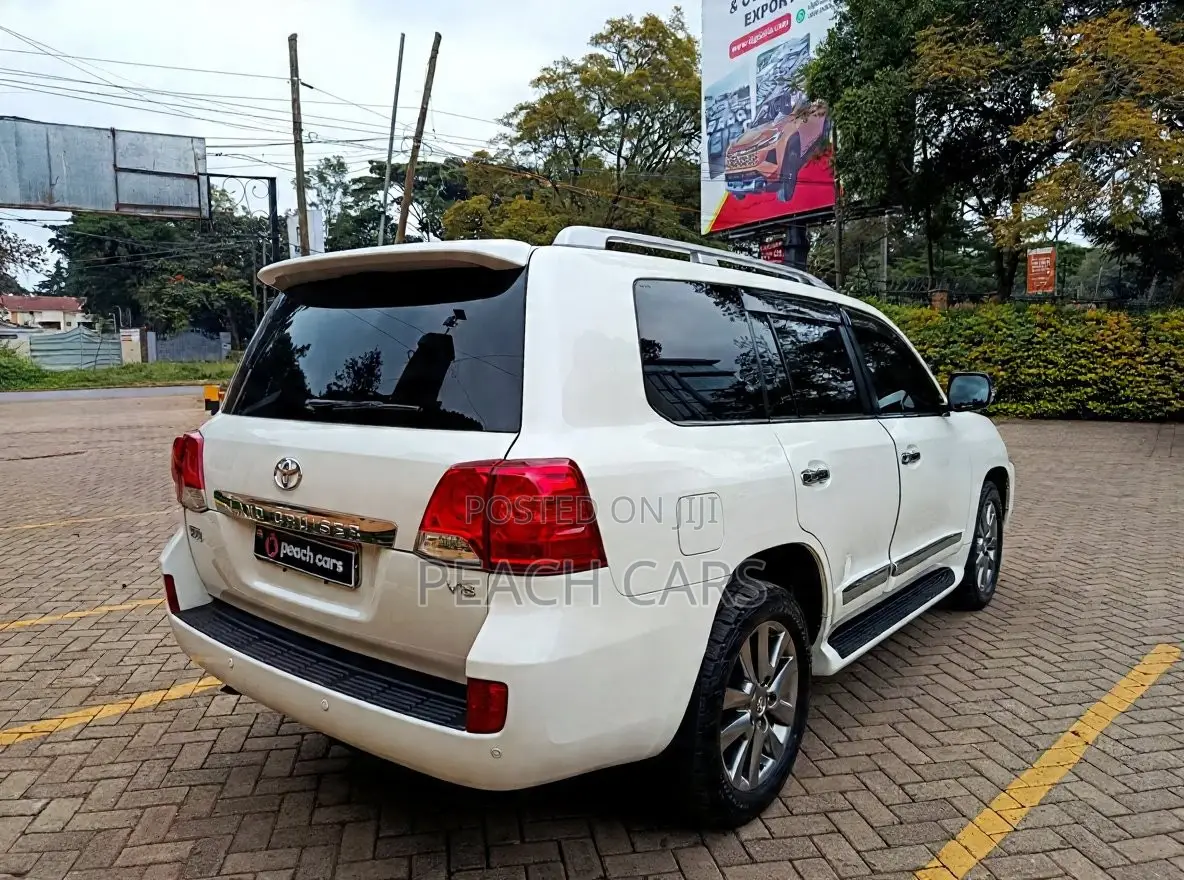 Toyota Land Cruiser 2014 White