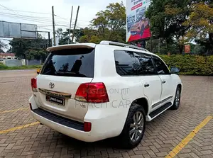 Toyota Land Cruiser 2014 White