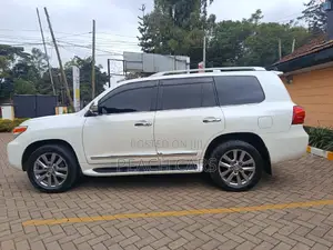 Toyota Land Cruiser 2014 White