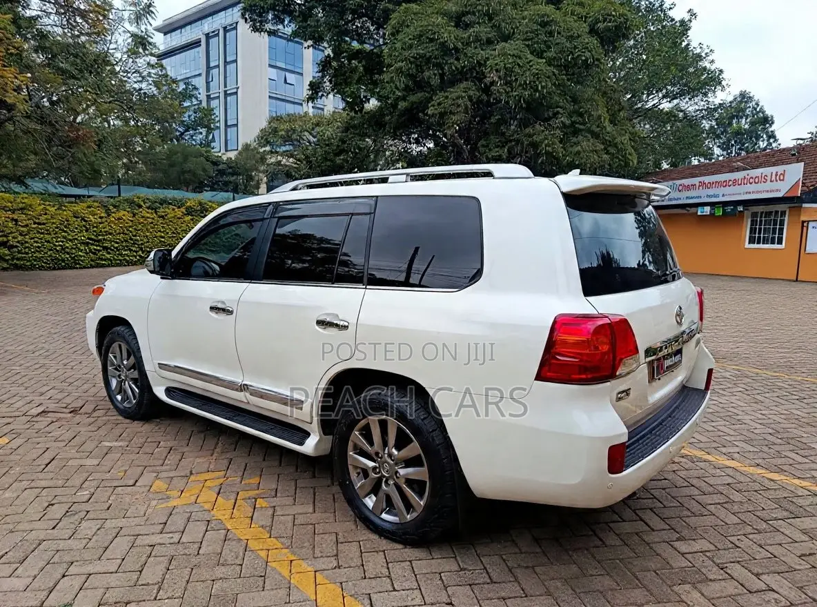 Toyota Land Cruiser 2014 White
