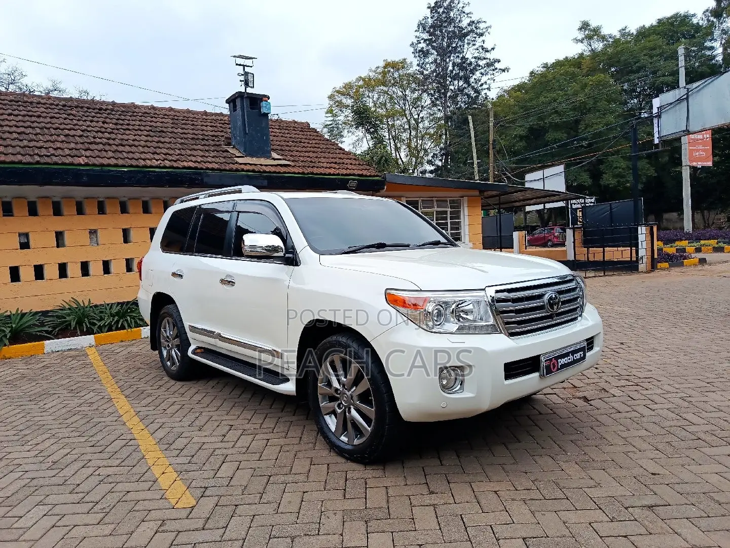 Toyota Land Cruiser 2014 White