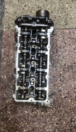 Nissan E-Xtrail Qr20 Engine Cylinder Head