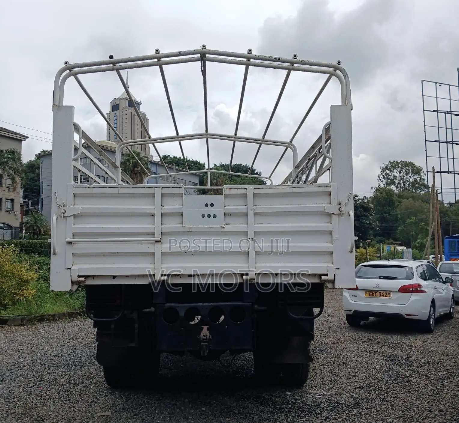 Isuzu Fts 2016 White