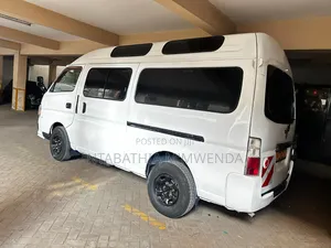 Nissan Caravan (Urvan) 2010 White