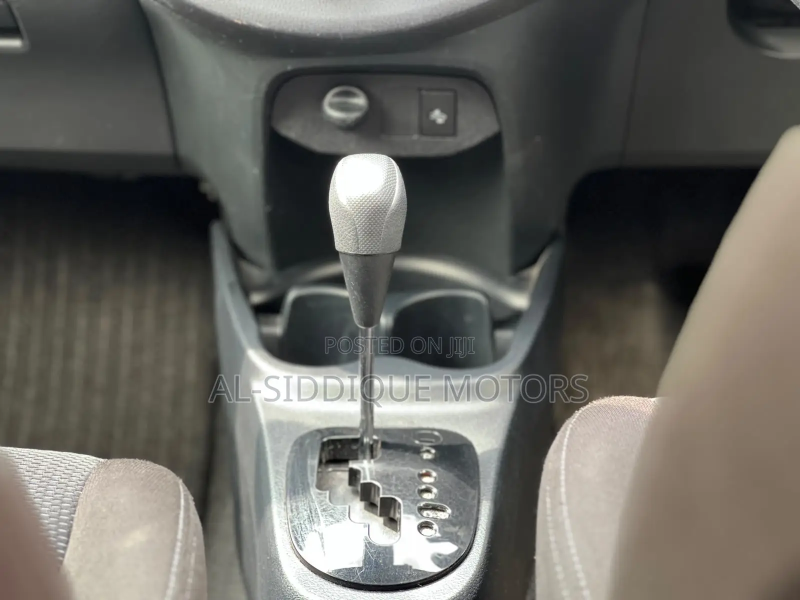 Toyota Vitz 1.0 FWD 5dr 2020 White