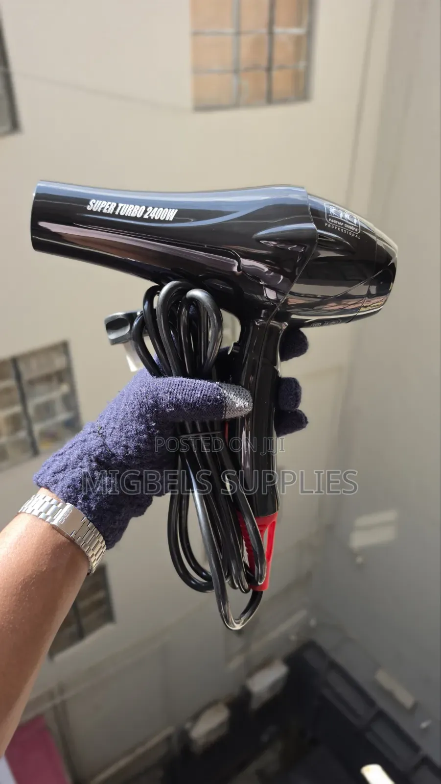 Kiki Blow-Dry