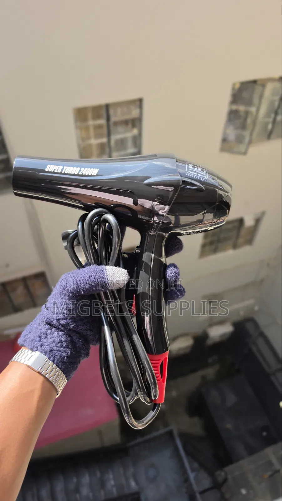 Kiki Blow-Dry