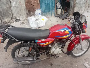 Bajaj Boxer 2023 Red
