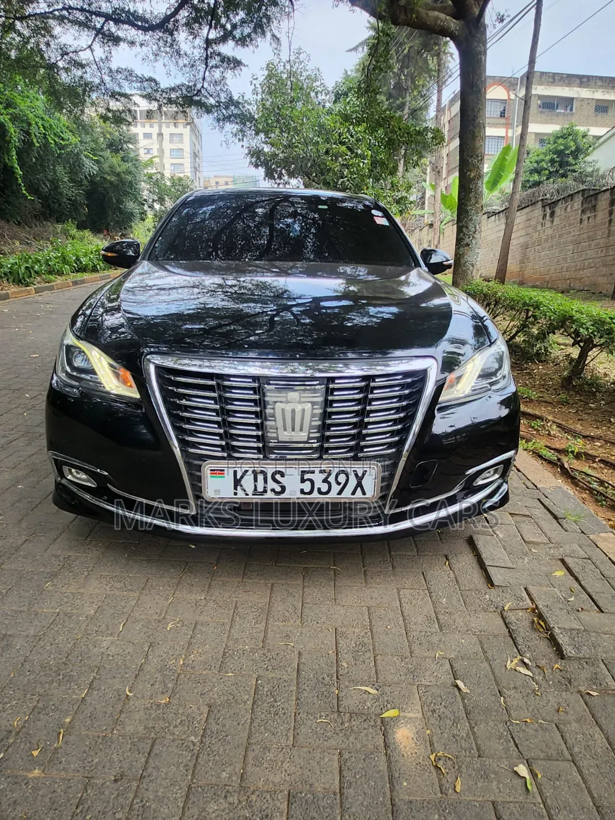 Toyota Crown 2016 Black