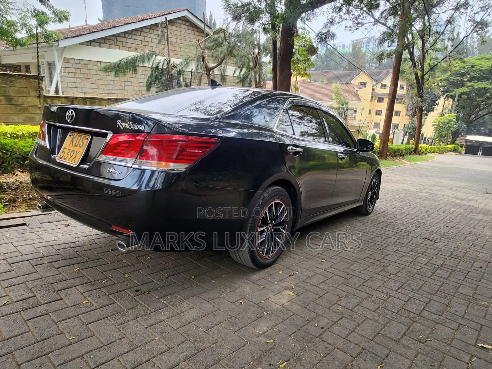 Toyota Crown 2016 Black