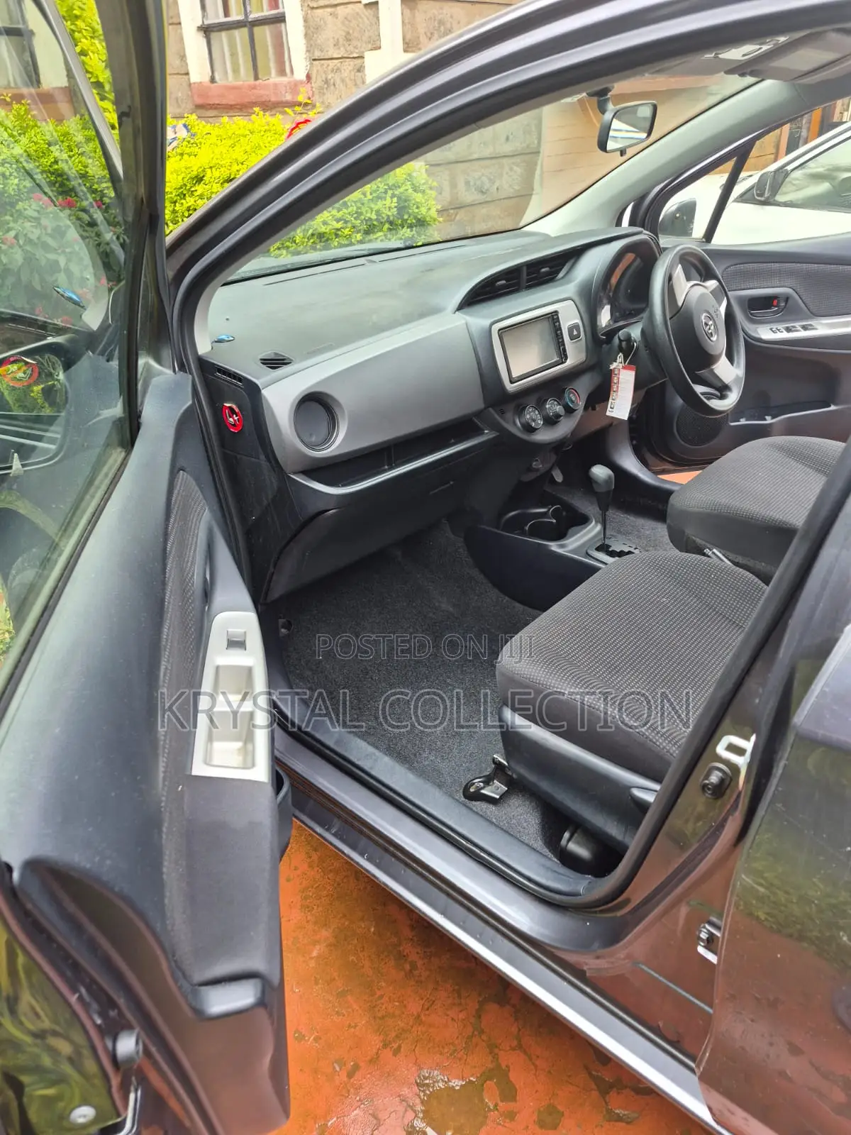 Toyota Vitz 2015 Gray