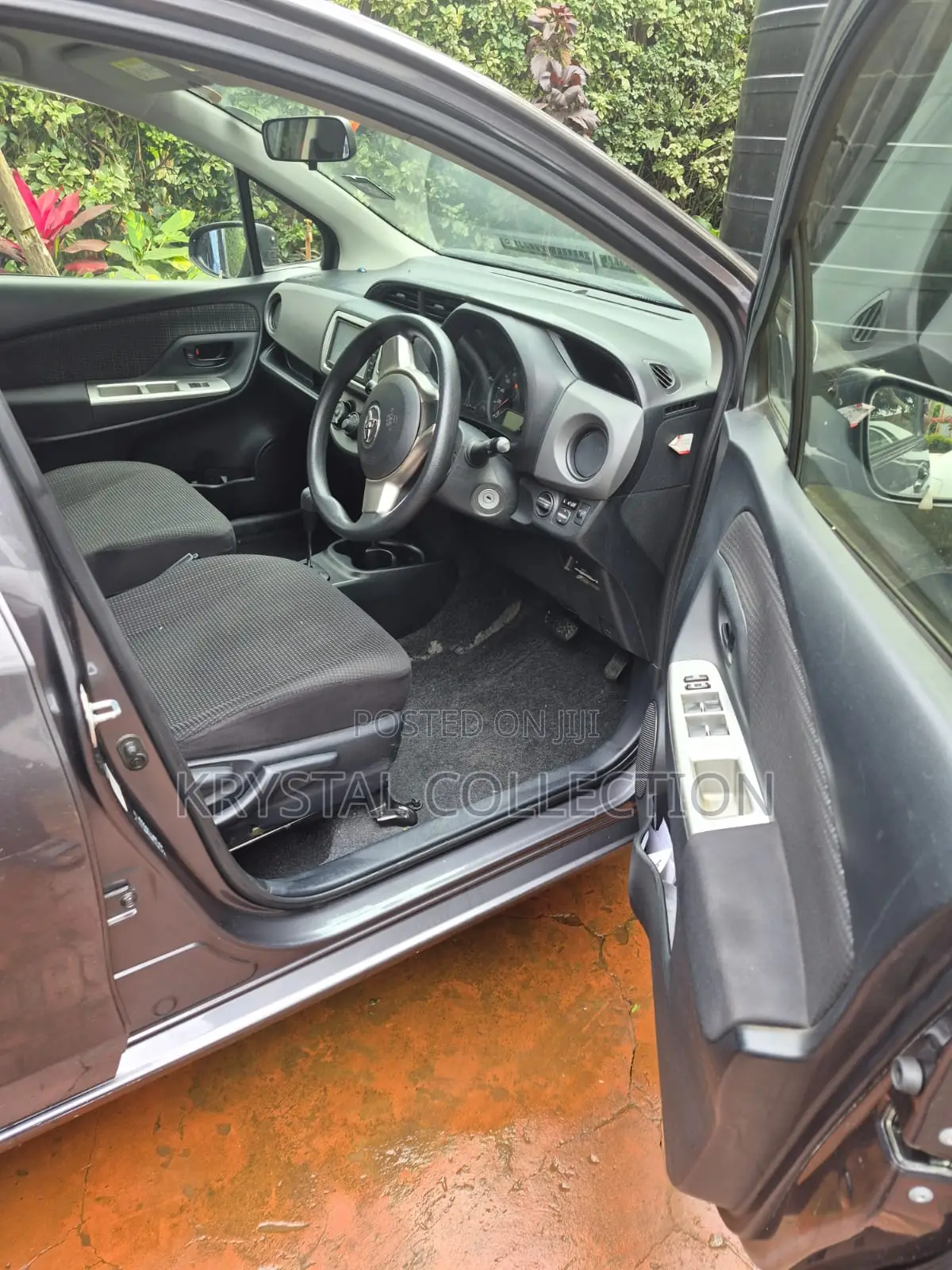 Toyota Vitz 2015 Gray