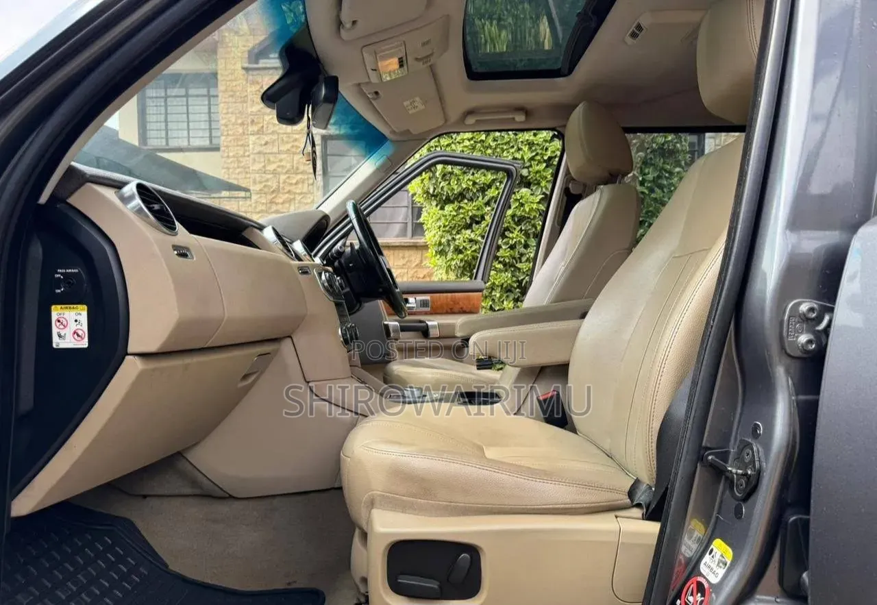 Land Rover Discovery 2014 Gray