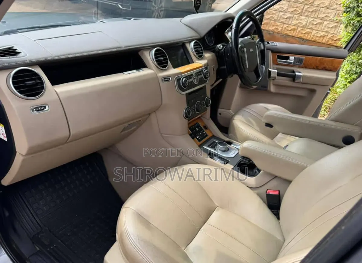 Land Rover Discovery 2014 Gray