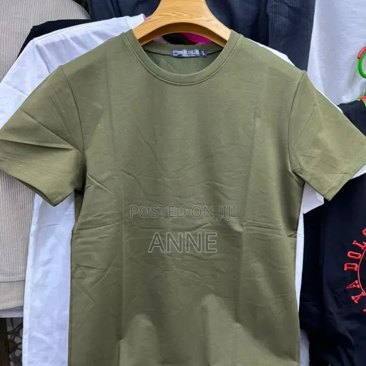 Plain Men t.shirts