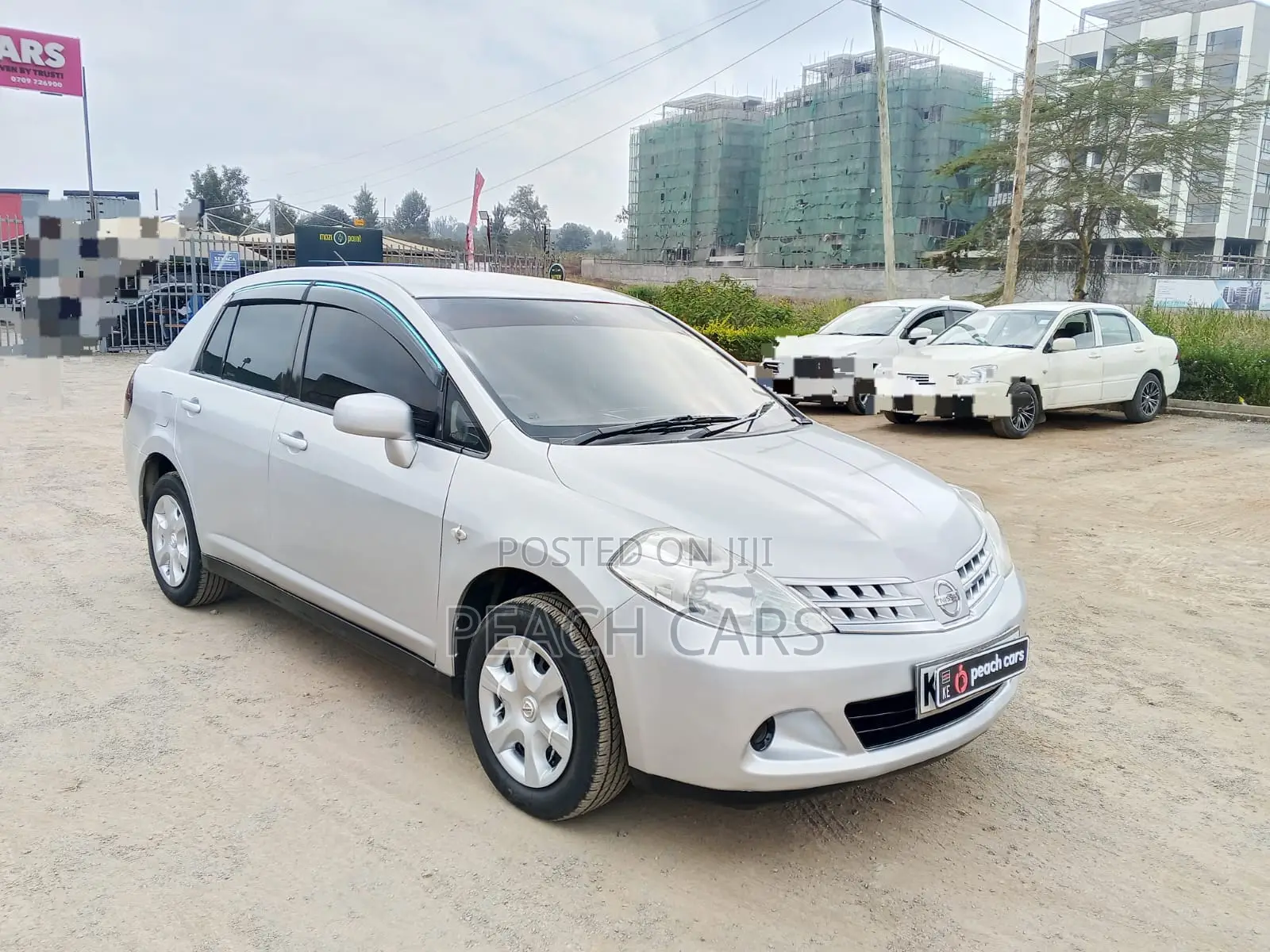 Nissan Tiida 2010 Silver