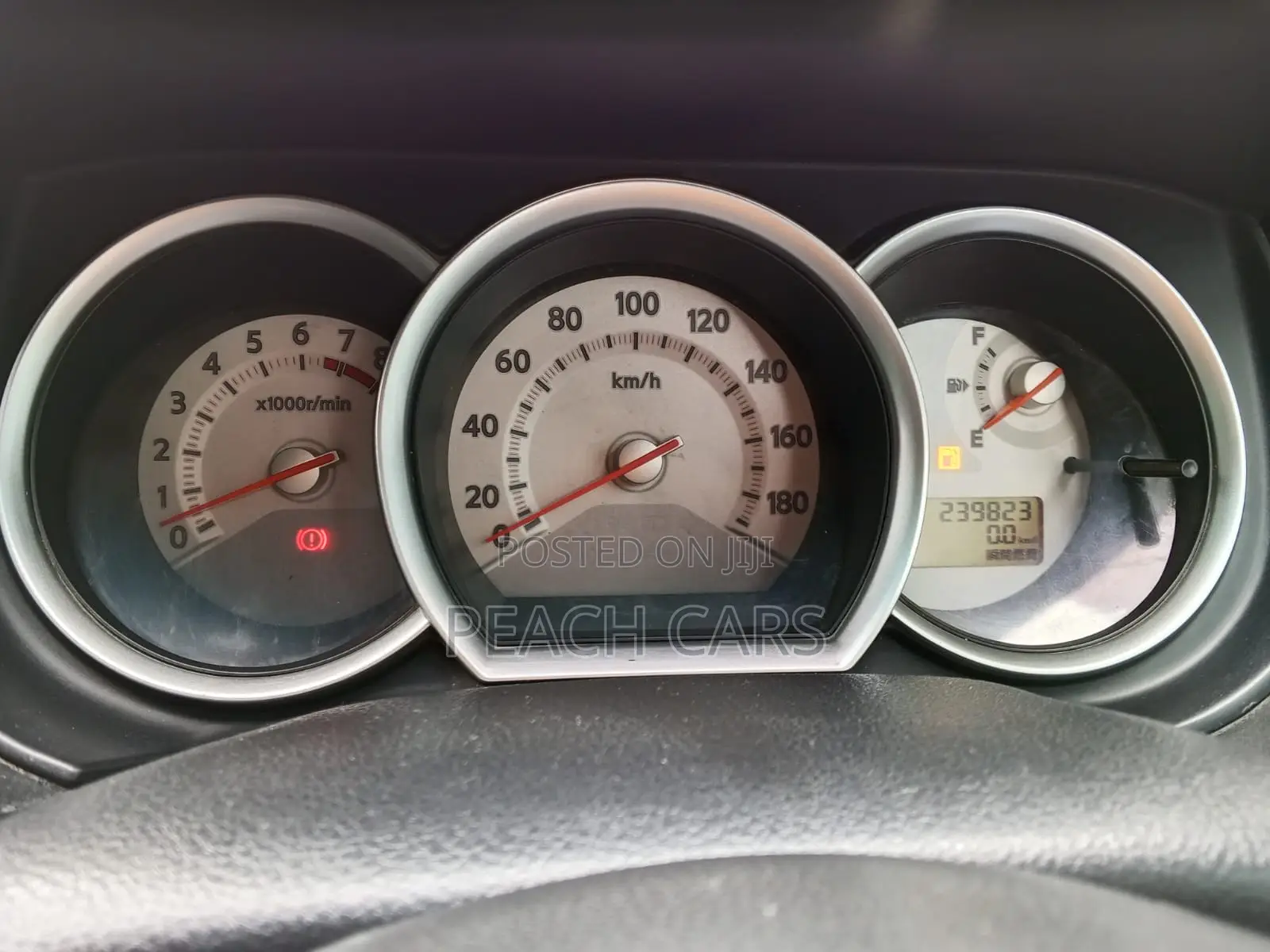 Nissan Tiida 2010 Silver