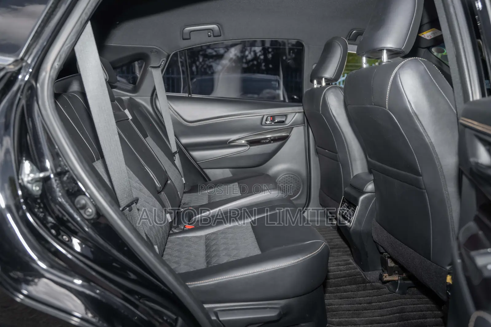 Toyota Harrier 2.0 2019 Black