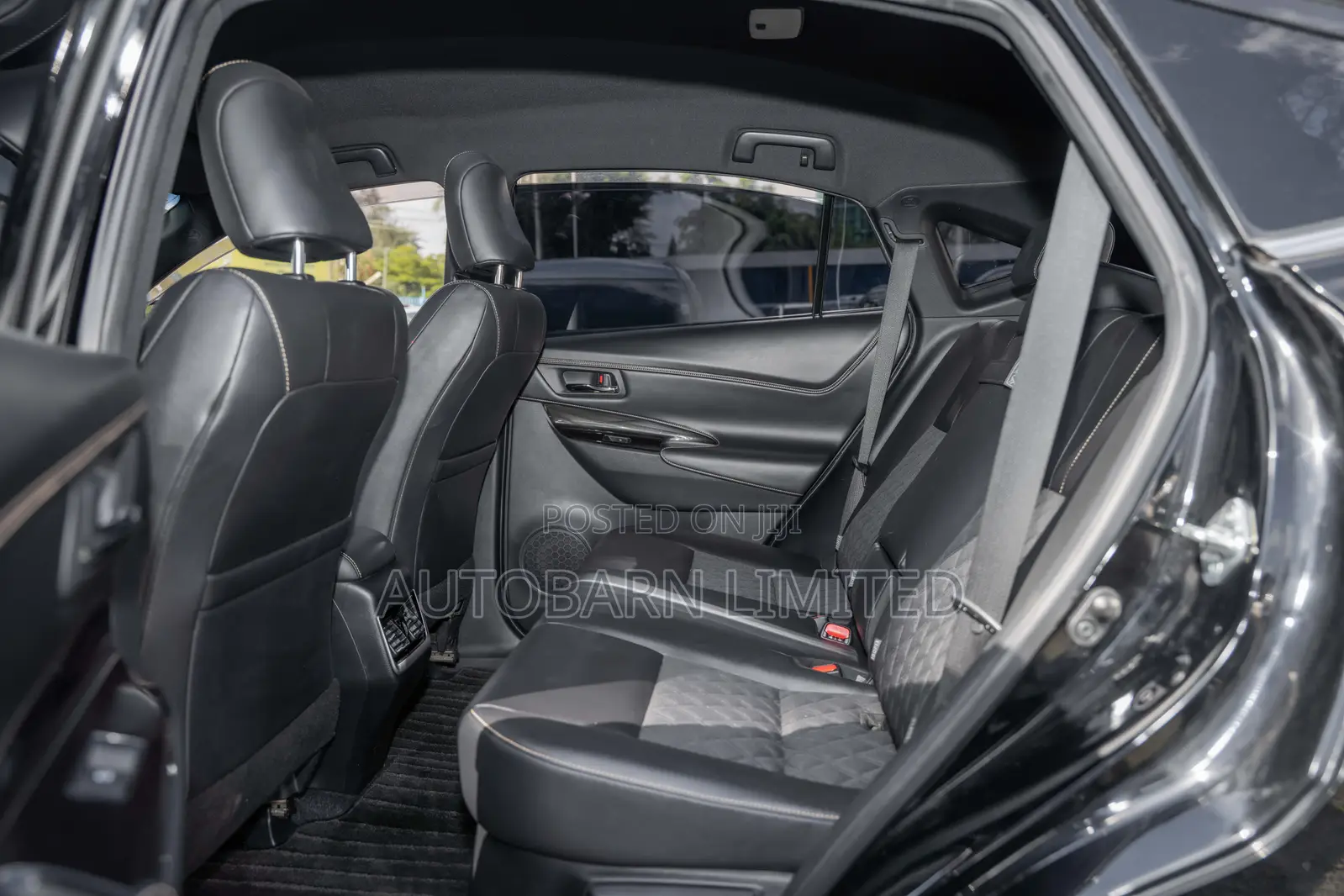 Toyota Harrier 2.0 2019 Black