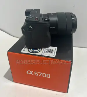 Sony A6700 Mirrorless Camera With 18-135mm Lens