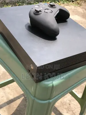 Xbox One X 1TB