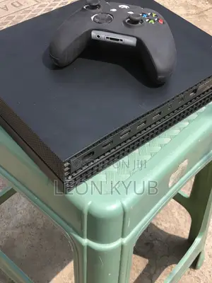 Xbox One X 1TB