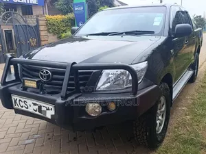 Toyota Hilux 2013 Black