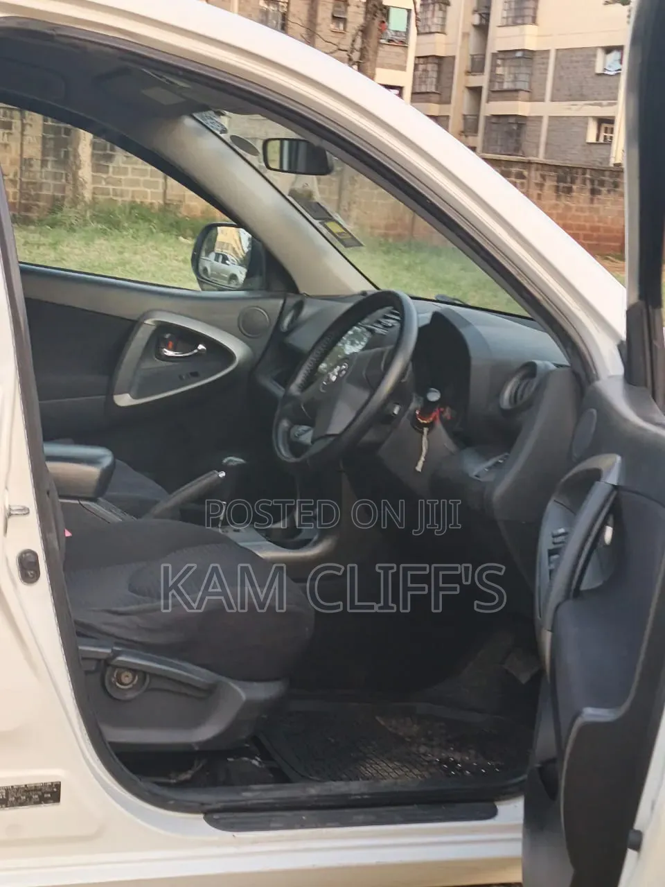 Toyota Vanguard 2010 White