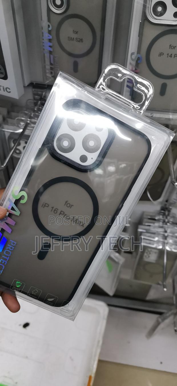 iPhone 16 Pro Max Featuring a Black Bumper Cover - thumbnail 2