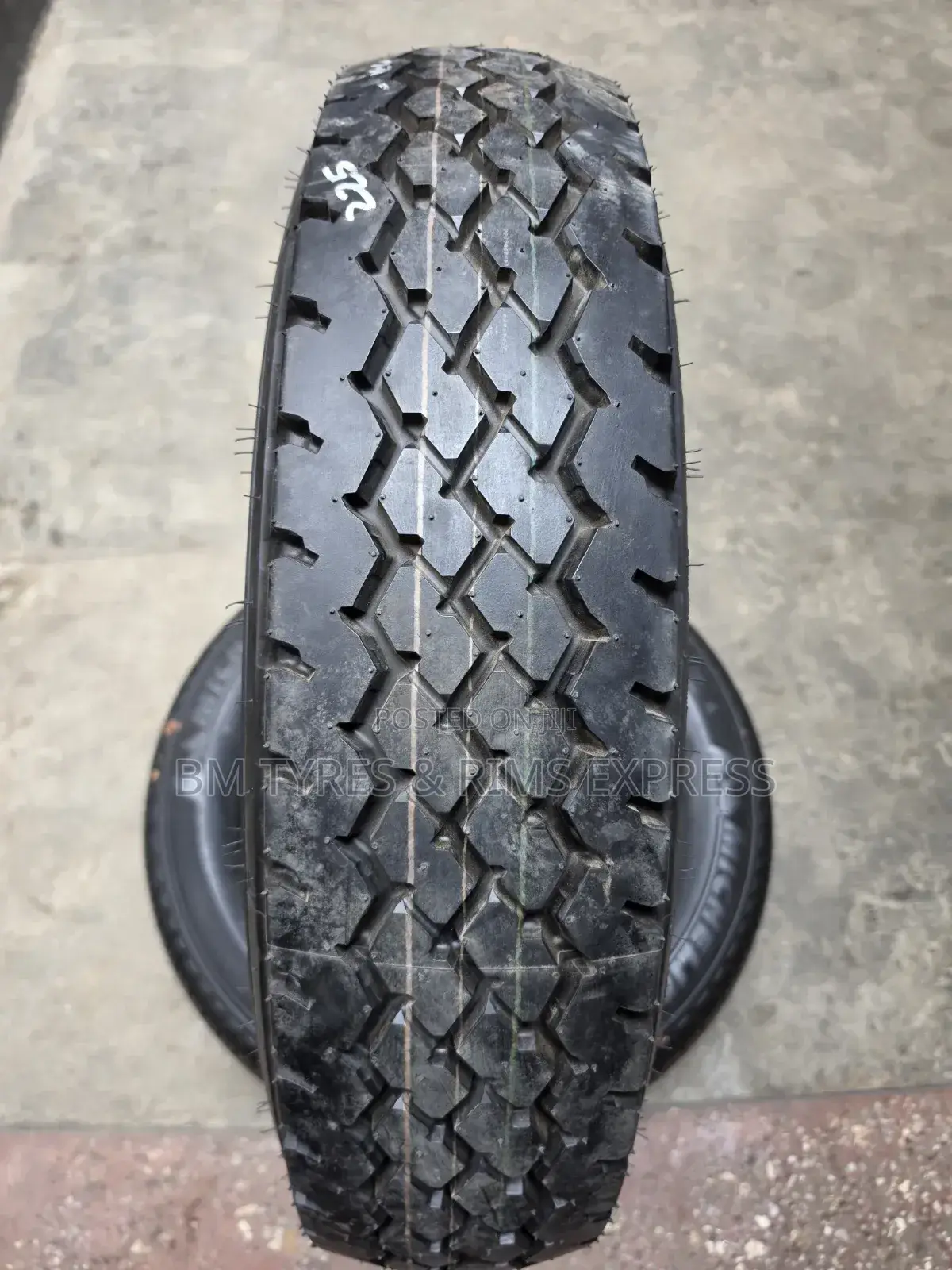 225 /95 R16 Dunlop Tires (Sp Qualifier) Japan