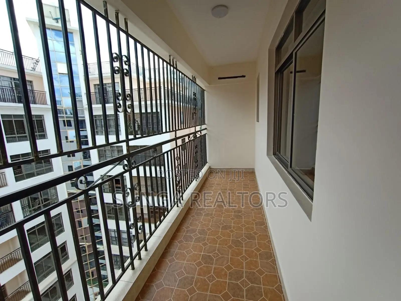 4bdrm Apartment in Valley Arcade for rent