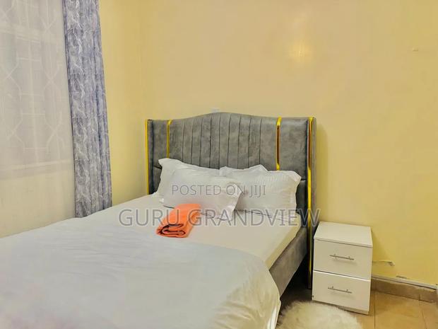 Roasters Modern 2br Airbnb - thumbnail 2