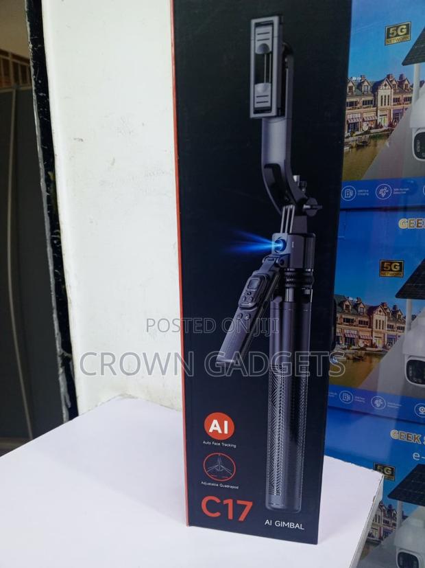 C17 AI Face Tracking Quadrapod Gimbal, Stand With Gesture Control - main view