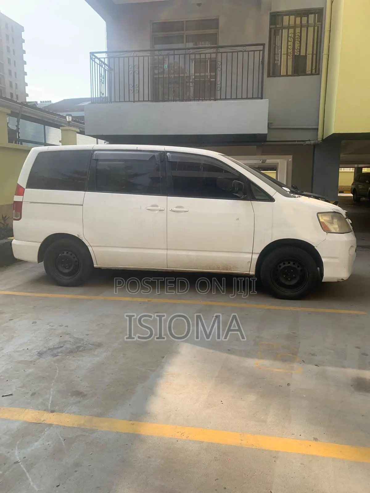 Toyota HiAce 2019 White