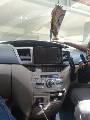 Toyota HiAce 2019 White