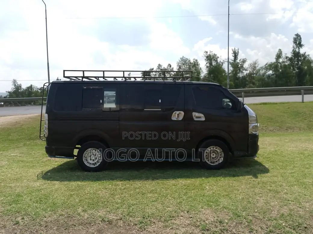 Toyota HiAce 2007 Black