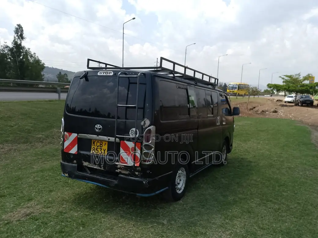 Toyota HiAce 2007 Black