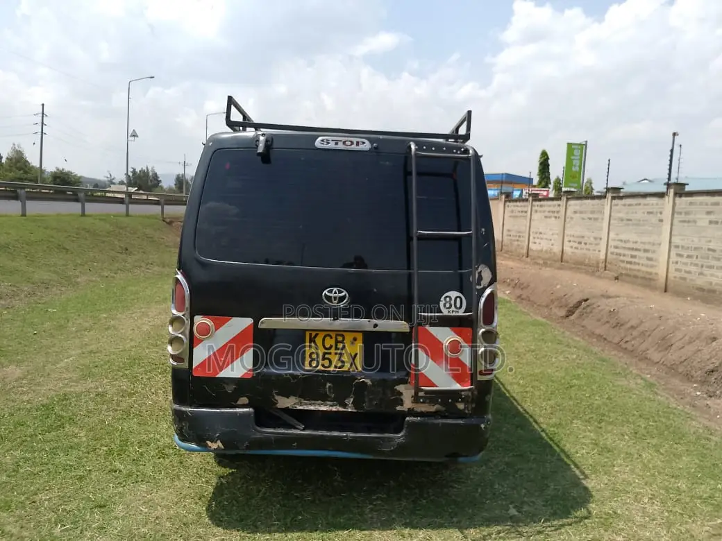 Toyota HiAce 2007 Black