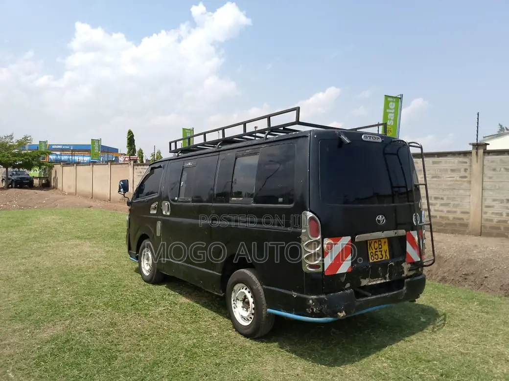Toyota HiAce 2007 Black