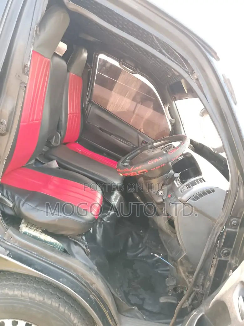 Toyota HiAce 2007 Black