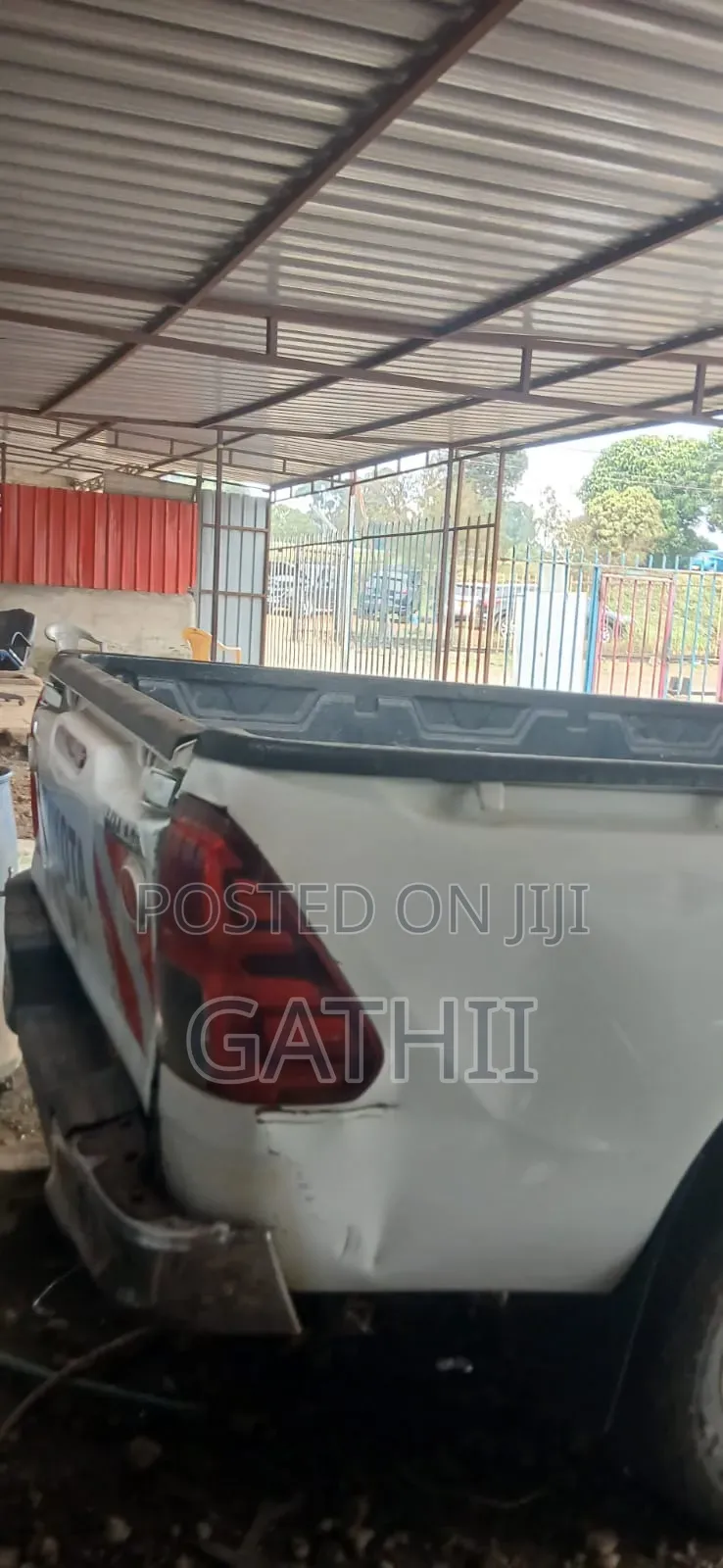 Toyota Hilux 2015 White