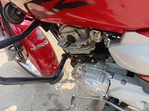 TVS HLX 125 2025 Red